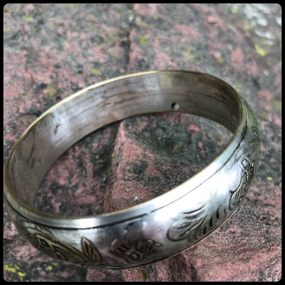 Silver toned bangle bracelet - Picture 6 of 7